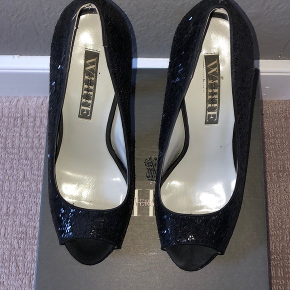 Vera Wang Black Glitter Peep toe platform heels - Picture 3 of 4
